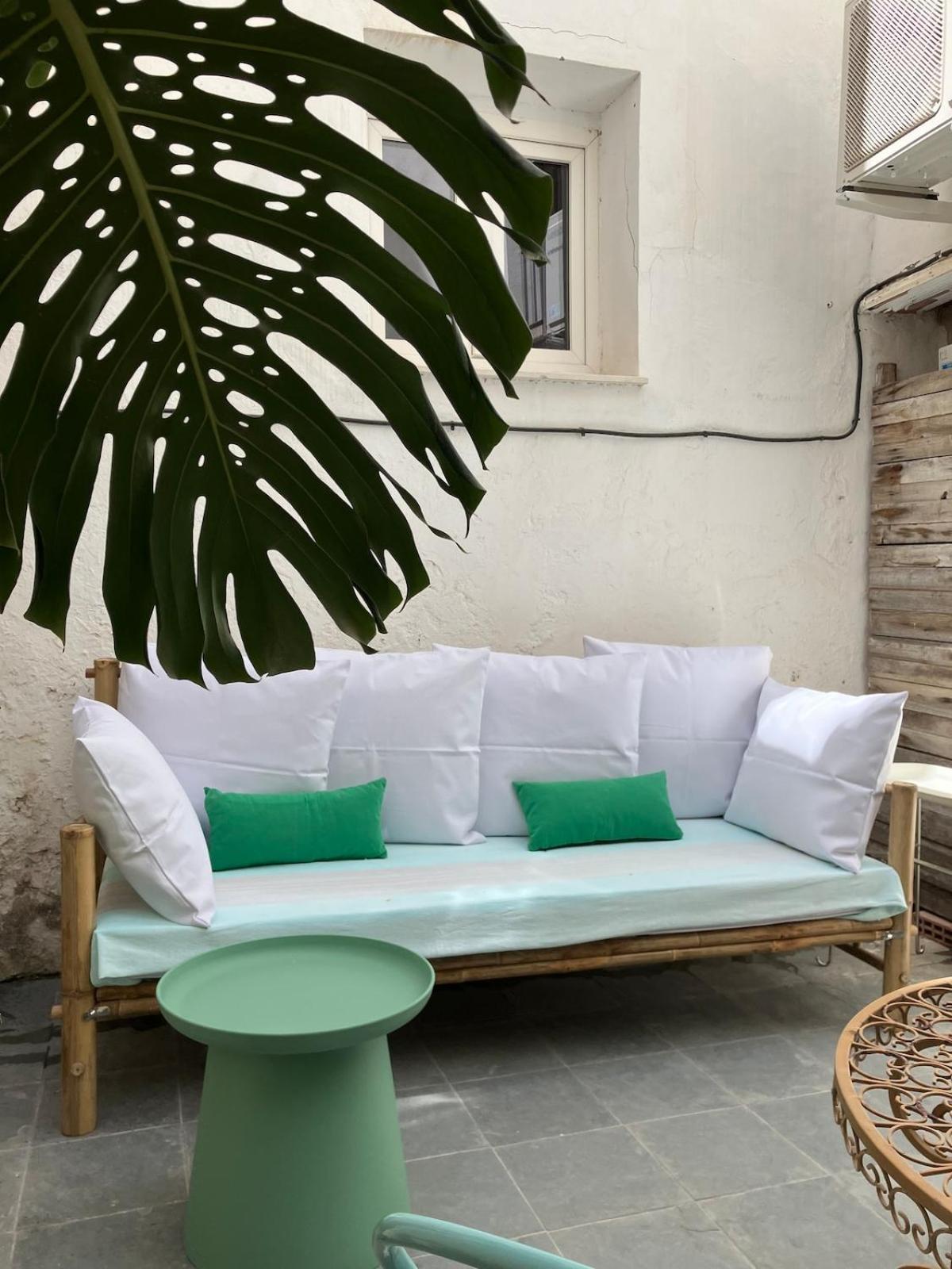 Apartment Charming With Private Patio In Old Town Tarifa